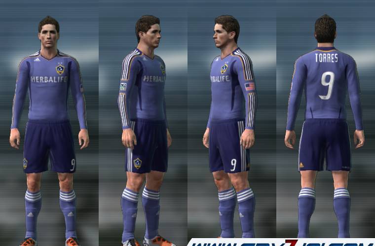 LA Galaxy 2011 Kit Techfit
