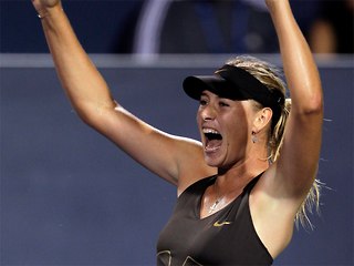 Шарапова обыграла Звонареву и вышла в финал